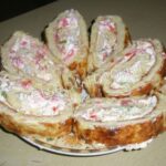 Кабачковый рулет с плавленым сыром и помидором, рецепт с фото