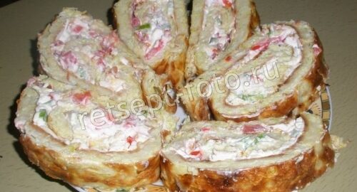 Кабачковый рулет с плавленым сыром и помидором, рецепт с фото