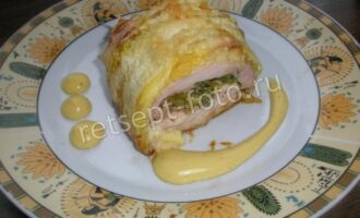 Кабачковый рулет с курицей и сыром в духовке, рецепт с фото