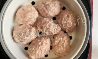 Паровые котлеты ребенку 1,5 лет: рецепт из курицы с творогом