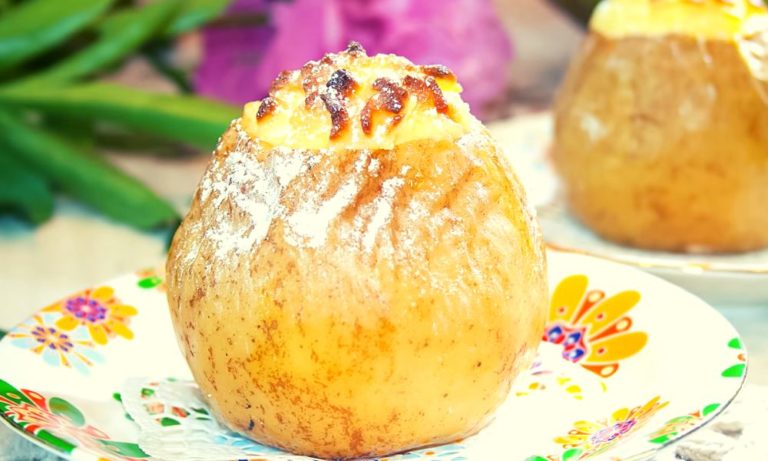 Яблоки, запечённые с творогом