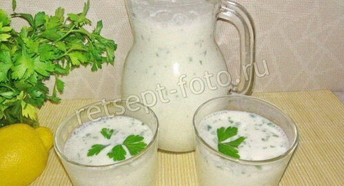 Готовый домашний айран с зеленью