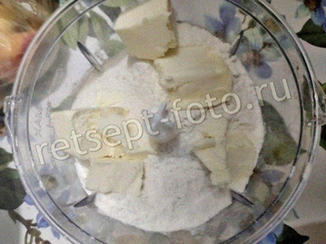 Крошка из муки и масла в блендере
