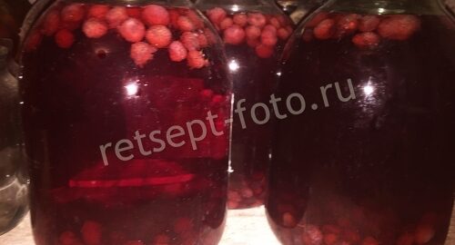 Компот ассорти из ягод на зиму (шелковица, красная и черная смородина, малина), рецепт с фото