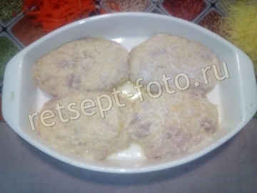 Морковку натираем на средней терке.
