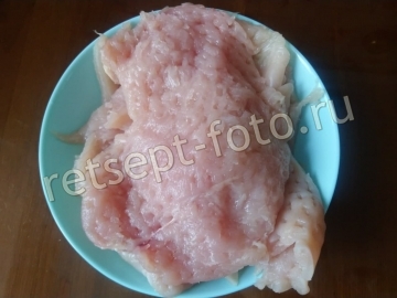 Посолить и поперчить по вкусу.