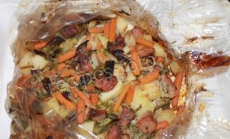 Мясо в соевом соусе с овощами запеченное в духовке в рукаве, рецепт с фото