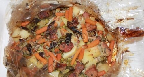Мясо в соевом соусе с овощами запеченное в духовке в рукаве, рецепт с фото