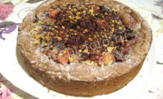 Пирог с яблоками, сливами и орехами без яиц и молока, рецепт с фото