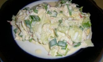 ПП салат из редиса с яйцом и со сметаной, рецепт с фото