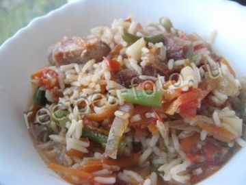 И вот наше второе блюдо готово! Получается очень вкусно, почти как плов.