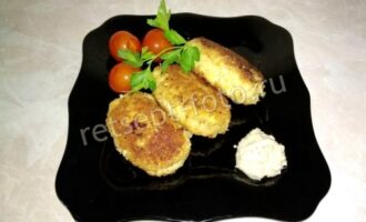 Рыбные котлеты из хека с хлебом, рецепт с фото