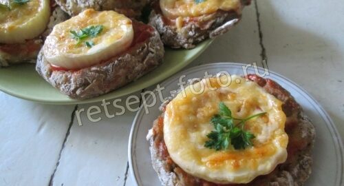 Рыбные котлеты с сыром и помидорами в духовке, рецепт с фото