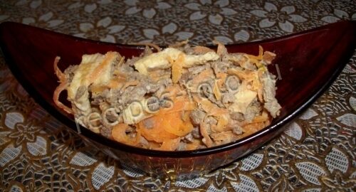 Салат из печени свиной с яичными блинчиками, рецепт с фото