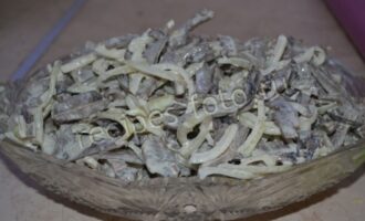 Салат из свиного сердца с маринованным луком, рецепт с фото