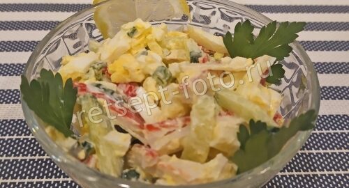 Салат "Морская свежесть" с кальмарами и крабовыми палочками, рецепт с фото