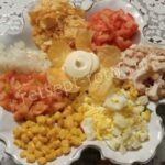 Салат "Ромашка" с чипсами кучками, рецепт с фото