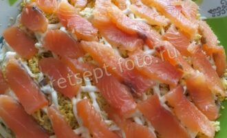Салат с красной рыбой и картофелем слоями, рецепт с фото