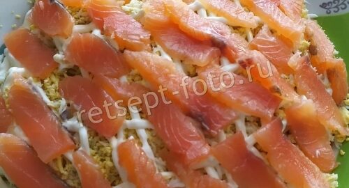 Салат с красной рыбой и картофелем слоями, рецепт с фото