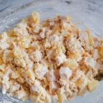 Салат с курицей, ананасами и сметаной, рецепт с фото