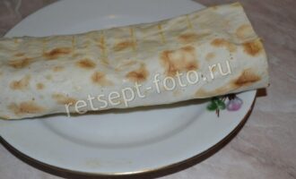Шаурма с 2-мя видами колбасы, сыром и салатом, рецепт с фото