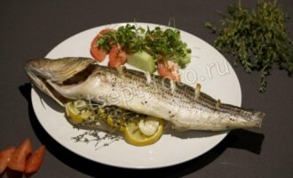 Сибас с чесноком и лимоном в духовке, рецепт с фото