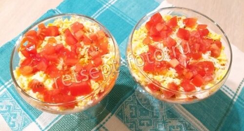 Слоеный салат из печени минтая, рецепт с фото