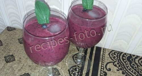 Смузи с бананом и черникой на кефире, рецепт с фото