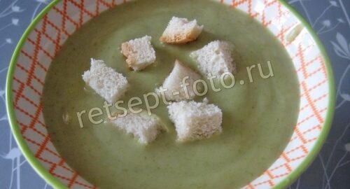 Суп-пюре со шпинатом, плавленым сыром и картошкой, рецепт с фото