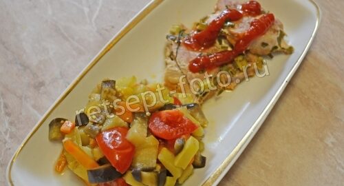 Свиные стейки с овощами в вине, рецепт с фото